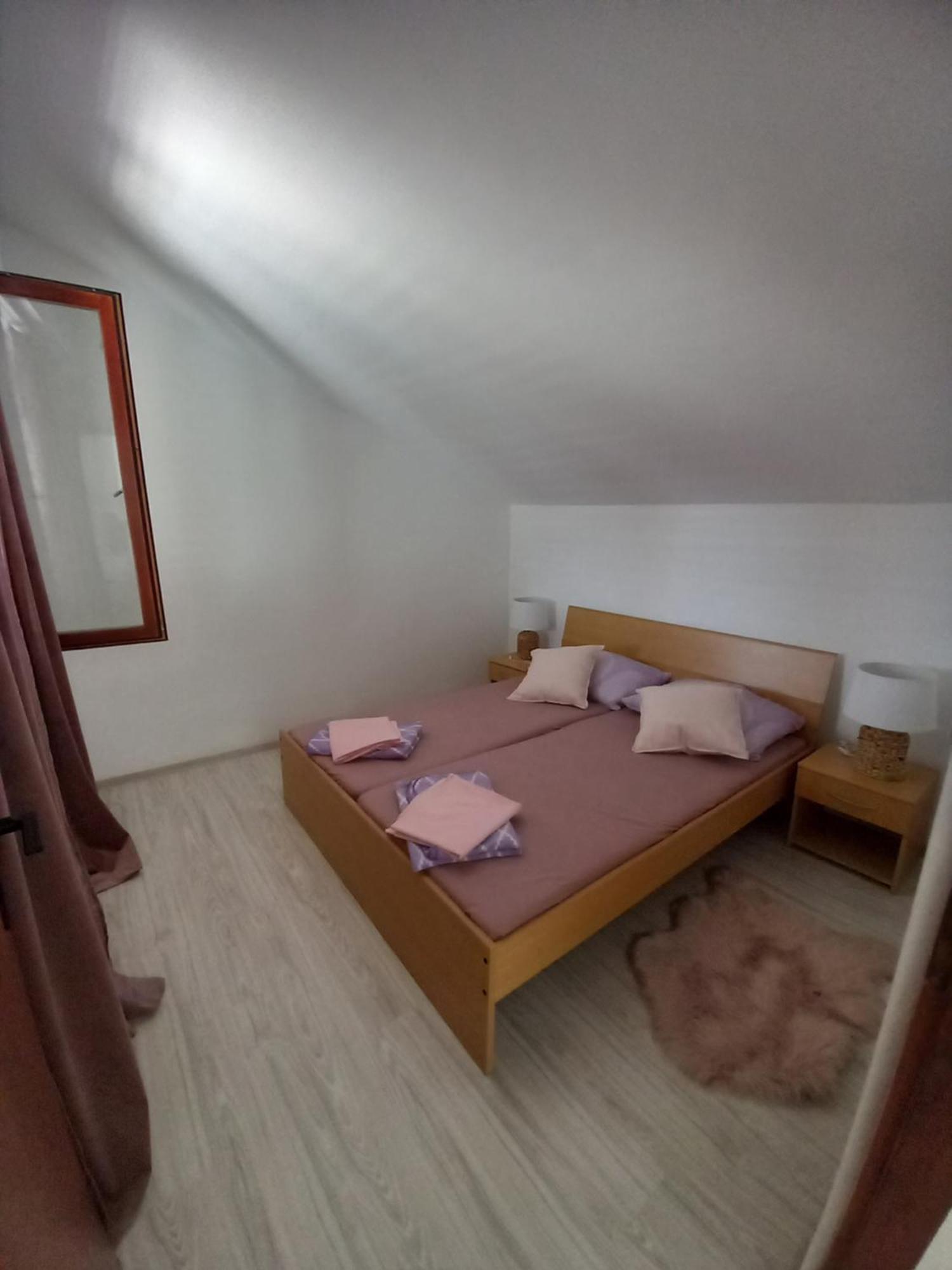 Apartmani Rab - Adrijana & Aleksandra Banjol Værelse billede