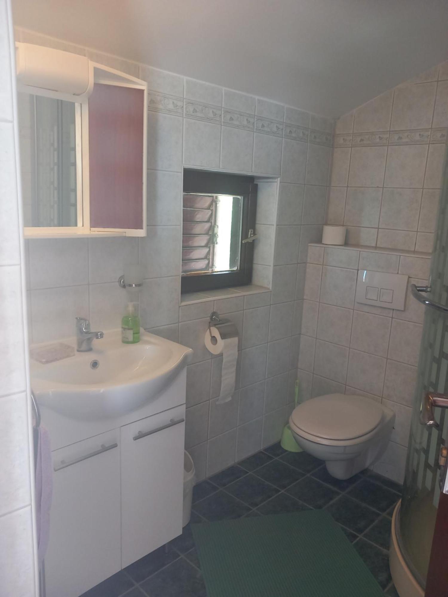 Apartmani Rab - Adrijana & Aleksandra Banjol Værelse billede