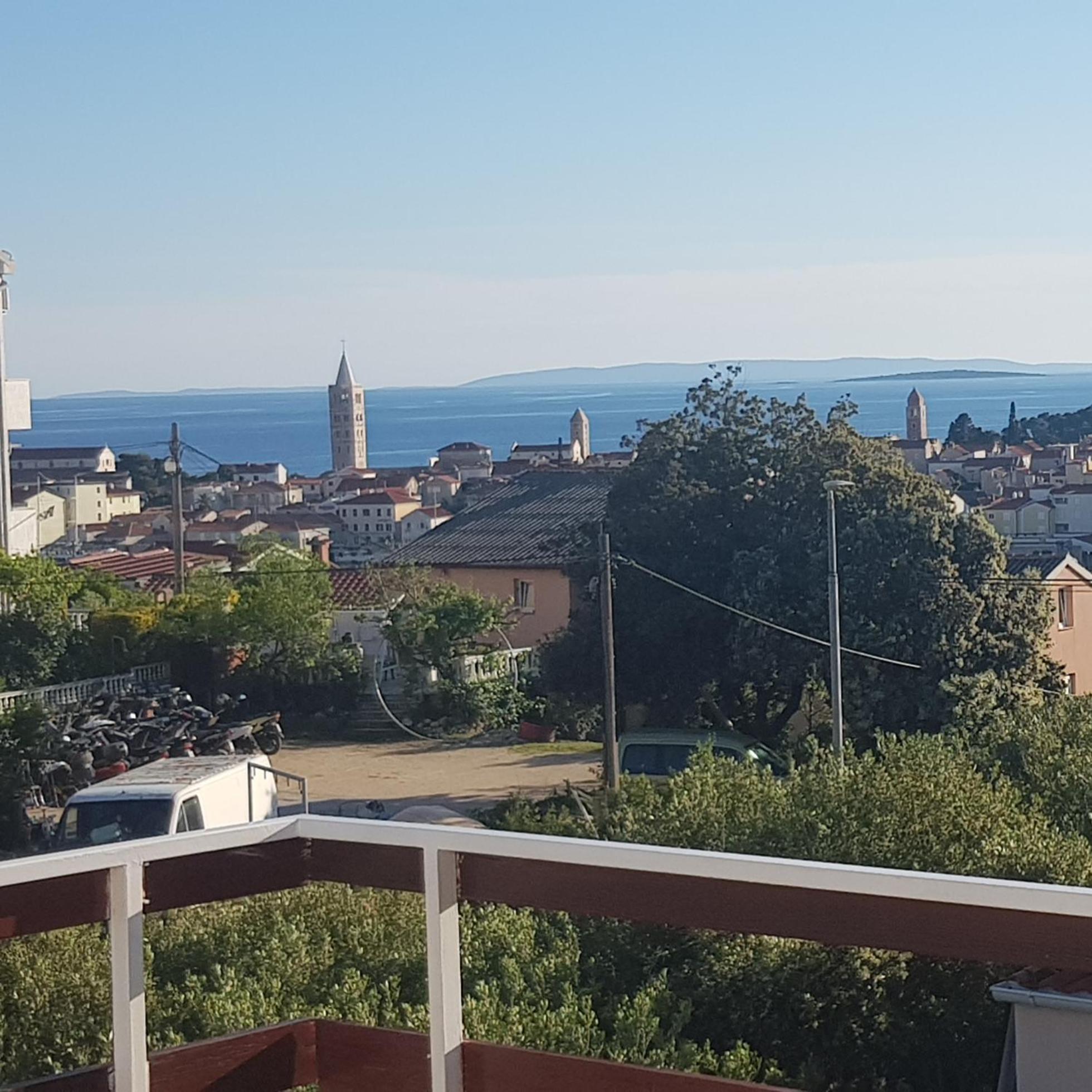 Apartmani Rab - Adrijana & Aleksandra Banjol Værelse billede